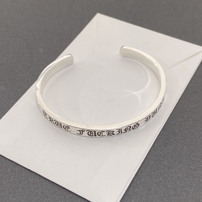 Ch**me He**ts bracelets
